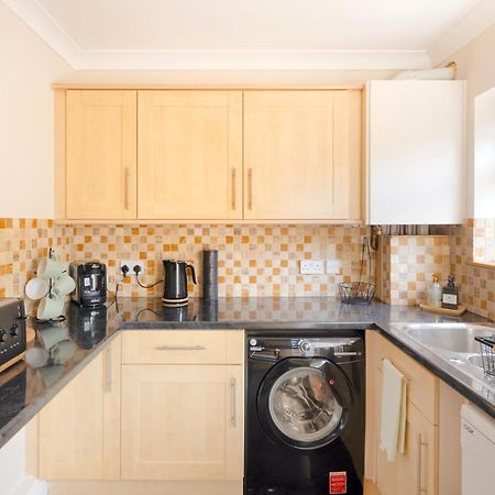 Вілла Stylish House In Wimbledon Лондон Екстер'єр фото